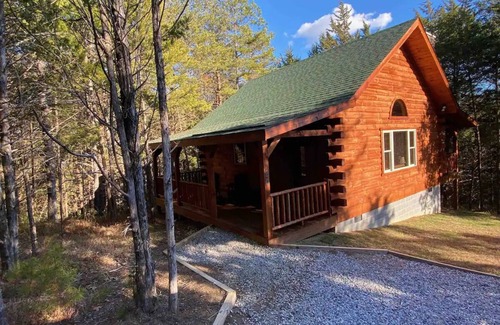 Farmville Cabin | Weekend Getaway Cabin