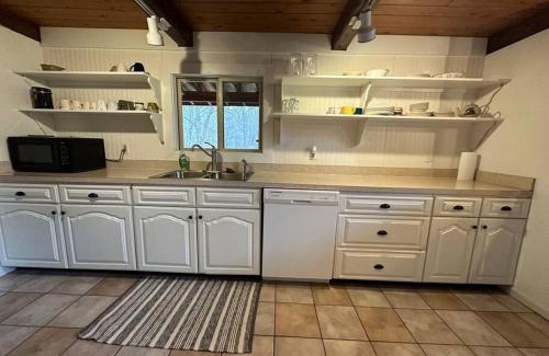 Guys Mills House | Weekend Getaway, Family vacation comfort cabin
