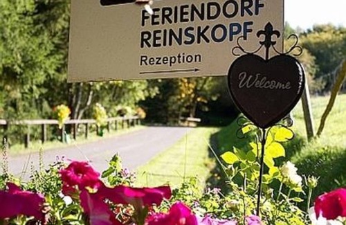 Schoenecken Apartment | Weekend offer (Fri.-Mon.) log cabin - holiday village Reinskopf