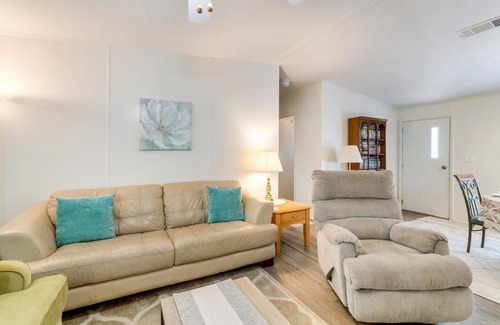 Brooksville House | Weeki Wachee Vacation Rental about 13 Mi to the Ocean!