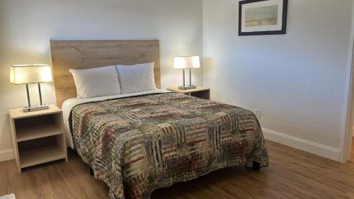 Arlington Hotel | Weekly Inn