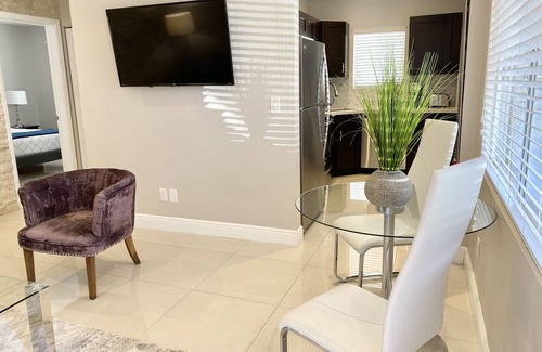 Pompano Beach Apartment | WEEKLY or MONTH TO MONTH LUXURY VACATION RENTAL - AP1