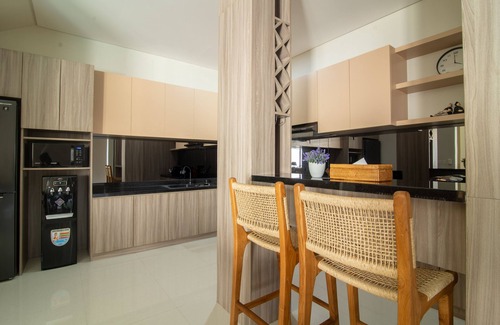 Kediri Villa | Weekly Promo Modern Family Living 4BR Villa atTanah Lot