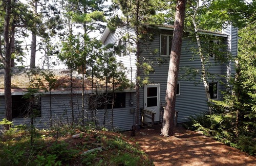 Eagle Harbor House | Weekly rental on Lake Superior in Eagle Harbor (Saturday to Saturday ONLY)