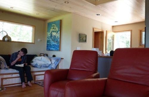 Lund Cottage | Weekly Rentals Lund Cottage close to the Harbour/Powell River