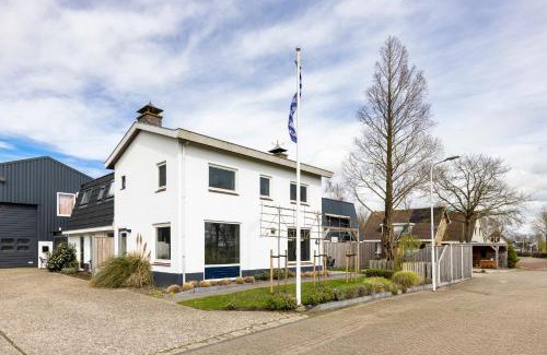 Municipality of De Friese Meren Bed & Breakfast | Weeruusz