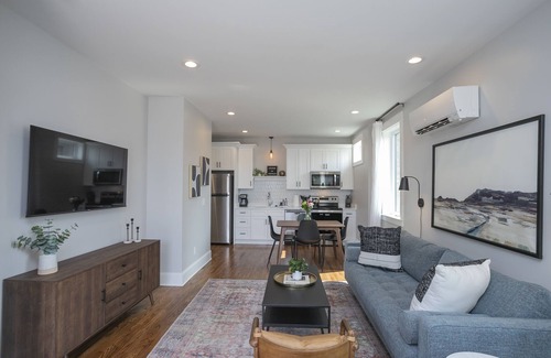 South Nashville House | WeHo 3 Story Townhome 1 of 4 w/Rooftop Deck WALKABLE! 8 mins drive to BRDWY!