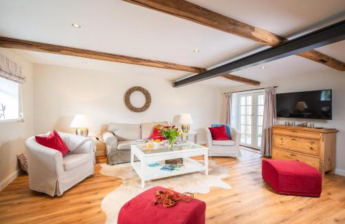 Rabenholz House | Weiße Kate Gut Priesholz