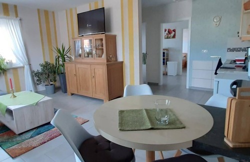 Bad Koesen Apartment | "Weinbergblick" holiday apartment - apartment, shower or bath, toilet, as good as new