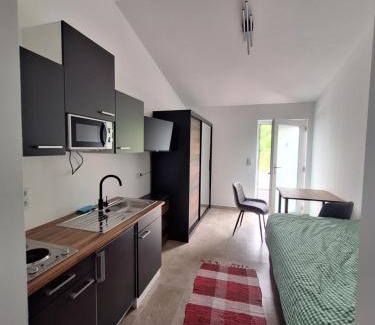 Pistorf Bed & Breakfast | Weingut Buschenschank Schneiderannerl