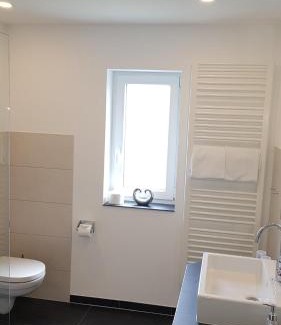 Mesenich House | Weingut Erich Serwazi