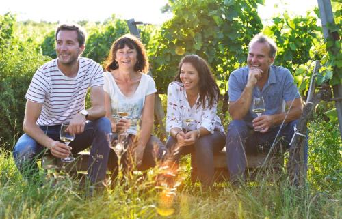 Großriedenthal Bed & Breakfast | Weingut Familie Schuster