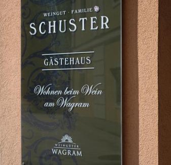 Großriedenthal Bed & Breakfast | Weingut Familie Schuster