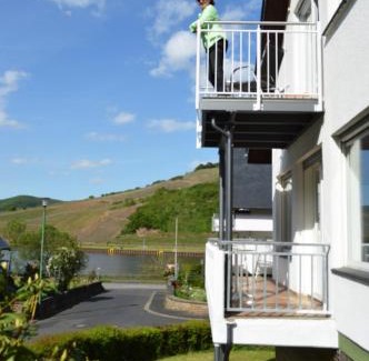 Ellenz Apartment | Weingut im Moselkrampen