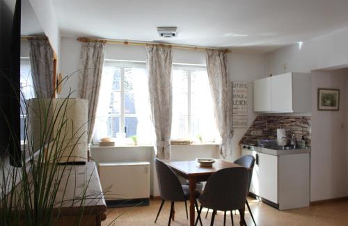 Senheim Apartment | Weingut Loescher-Erben Gästehaus an der Burg