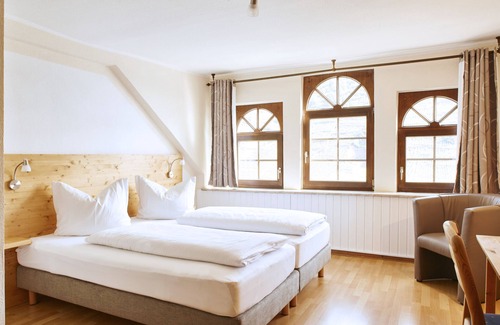 Briedern Hotel | Weinhaus Lenz