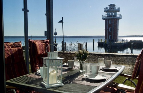 Plau am See Apartment | Weisses Haus Plau - Lake view apartment - MAISONETTE 1 with terrace