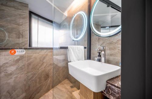 Yangpu Hotel | Weiting Light Hotel Shanghai University of Finance and Economics