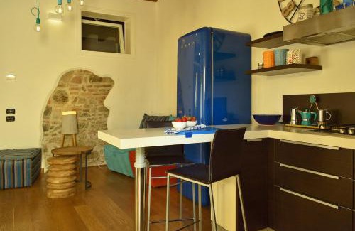 Monselice Apartment | Welc-ōM Casa a colori nel borgo