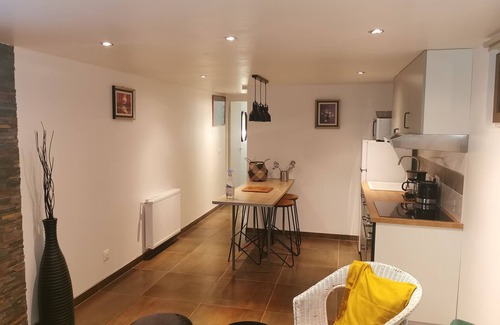 Ecuelles Apartment | Welcome to Studio Nevada and the banks of the River Loing.