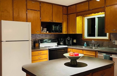 Deerton House | Welch's Riverview Retreat, Welchʻs Riverview Retreat - Your Window to Lake Superior