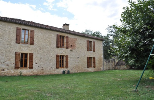 Puy-l'Eveque Cottage | Welcome at Clos du mayne, farm in the quercy in the middle of forest !