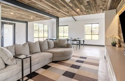 Pitt Town House | Welcome to this beautiful 4 BR property; a rural area surrounded by open space!