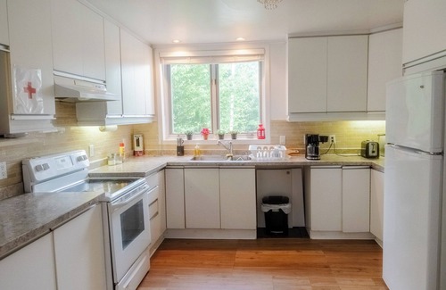 St-Adolphe-d'Howard Ski Chalet | Welcome to our charming cottage in Saint-Adolphe-d'Howard!