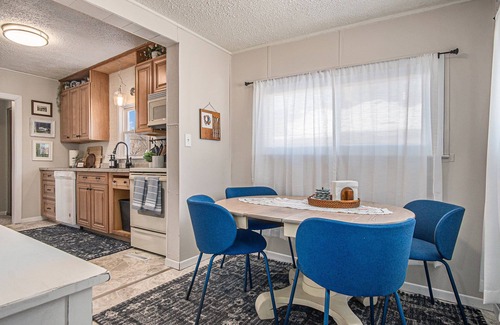 Madison House | Welcome DSU, Aviation Students & Madison Families! Cute, Clean & Well Stocked!