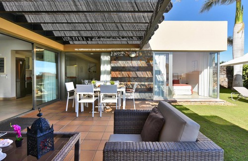 Salobre House | Welcome to this comfortable vacation home with pool for an unforgettable vacation.