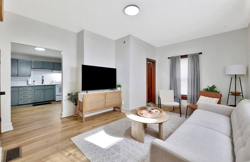 Wichita House | ~Welcome Extended Stay Travelers!~2BD/1.5 Bath~