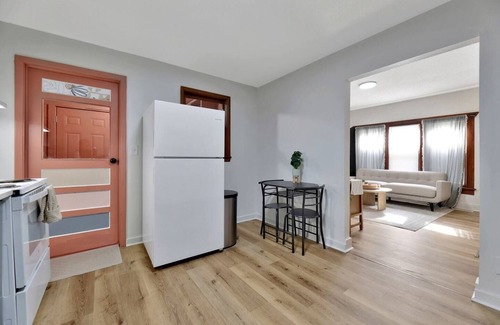 Wichita House | ~Welcome Extended Stay Travelers!~2BD/1.5 Bath~