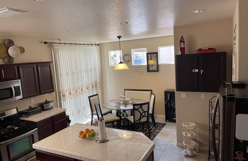 Valley Oak House | WELCOME HOME- A quiet, peaceful, and cozy place to relax