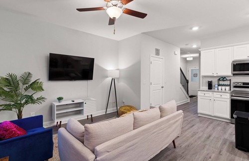 Huntcliff House | Welcome home away from home! Near Fort Jackson