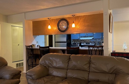 Skyway Condo | Welcome Home