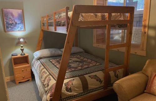 Island Park Apartment | Welcome INN - Cozy family cabin in Island Park ID