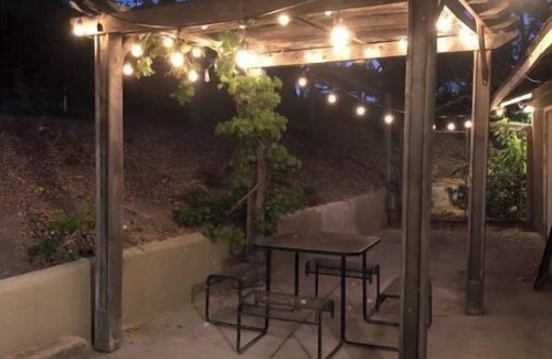 Atascadero House | Welcome Inn: Family Friendly Oasis among the Oaks in Wine Country