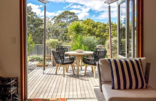 Surfdale House | Welcome on Wilma by Waiheke Pure