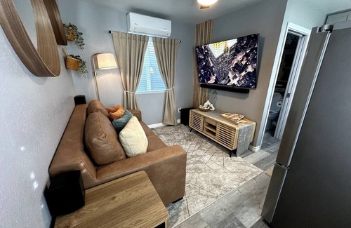 San Carlos House | Welcome SD Cozy Suits A & B Together