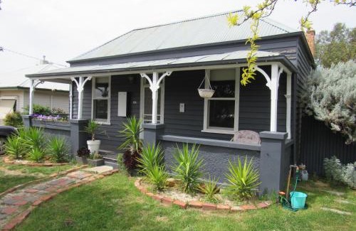 Maryborough House | Welcome Stranger Cottage