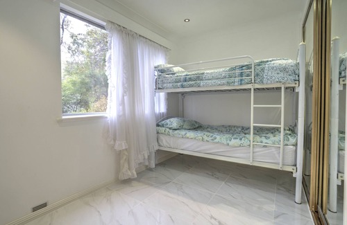 Tascott Apartment | Welcome to your home in the beautiful coastal suburb of Tascott, NSW!