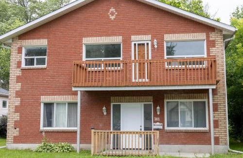 Keswick Apartment | Welcome to 201 Garden Avenue