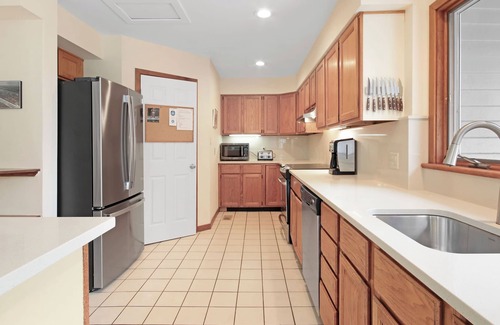 Stone Harbor House | Welcome to a stunning two-story, four-bedroom townhouse just two blocks from the beach