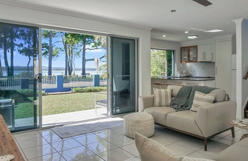 Tin Can Bay House | Welcome to "Bay Views on Esplanade"