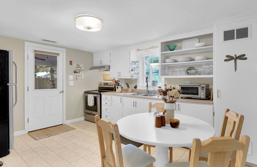 West Dennis House | Welcome To Beach Bungalow - Close to South Village Beach