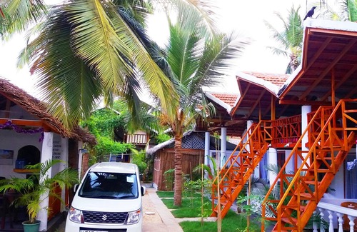Pottuvil Division 2 House | Welcome to Beach Wave Hotel