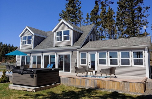 Panmure Island Cottage | Welcome to beautiful Yellow Tent Cottage, PEI - your ocean-side vacation home!