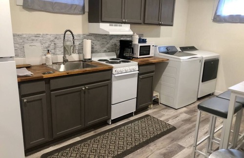 Rose Park Apartment | Welcome to Big Sky 3 - Midtown Guest Suite