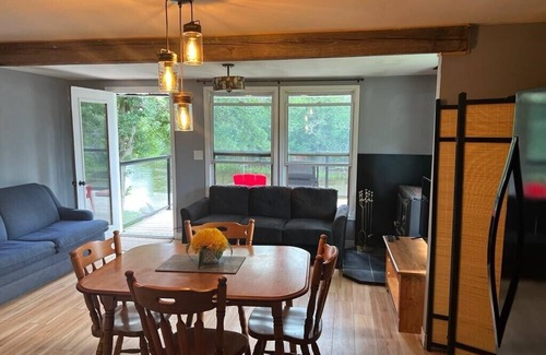 Mississippi Mills Cottage | Welcome to Blueberry Cottage, a peaceful Oasis