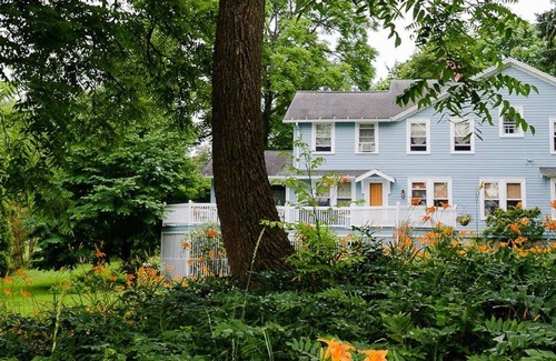 Geneva House | Welcome to Buena Vista House! Come explore #FLX style!
